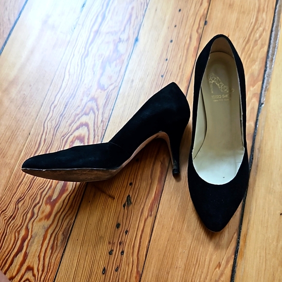 Saks Fifth Avenue Shoes - EUC 10022 Saks Suede Finish Leather Pumps made in Italy 37.5